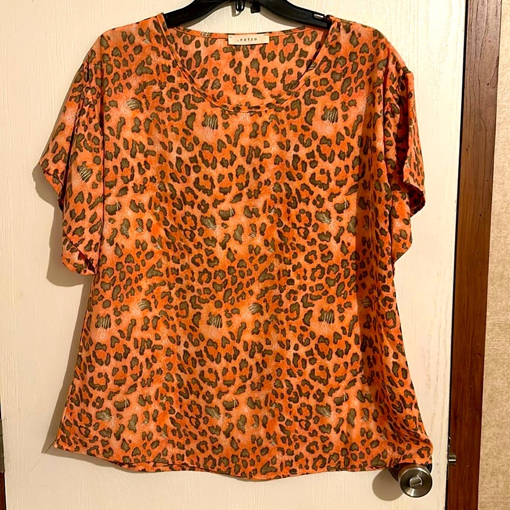 Beautiful Cheetah Blouse by .entro Size M